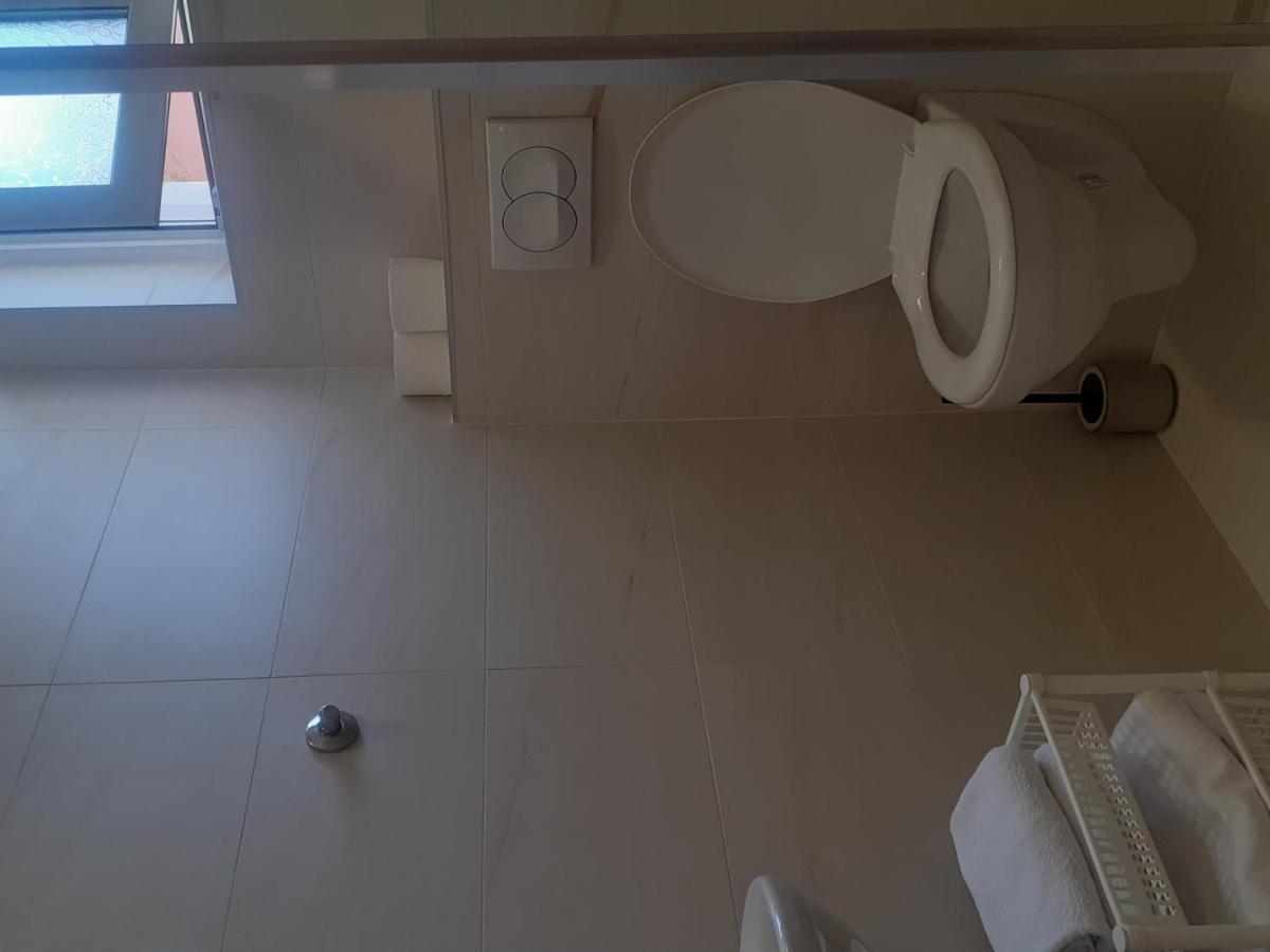 B&B Lakis&Takis Novi Sad Esterno foto